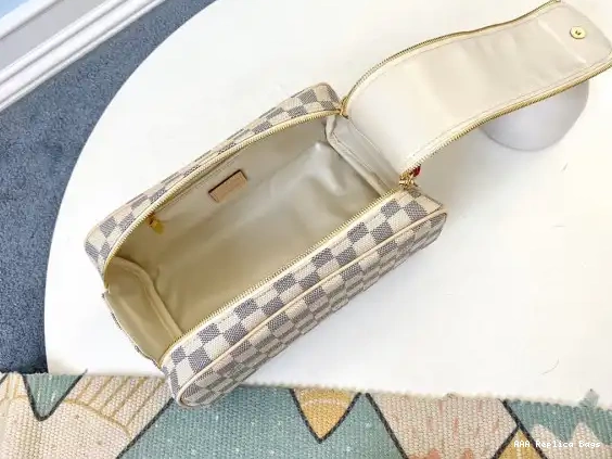 Aaa replica bags TOILETRY BAG LOUIS VUITTON 0524